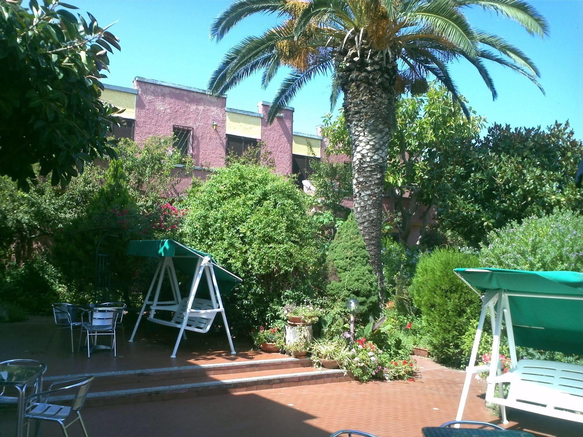 Hotel Abbaruja Olbia Exterior foto